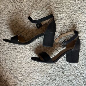 CL by Laundry Women’s Black Velvet Block 3 inch Heels Size 6 6/36.5 worn once